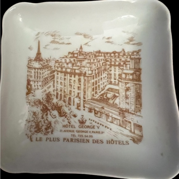 VINTAGE PORCELAIN PILLIVUYT FRANCE “HOTEL GEORGE V” ASHTRAY - Picture 2 of 4